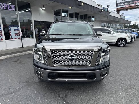 Used 2018 Nissan Titan Platinum Reserve w/ Platinum Utility Package AWD/4WD image 11