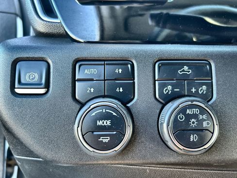 Used 2023 Chevrolet Silverado 1500 LT Trail Boss w/ Protection Package image 35