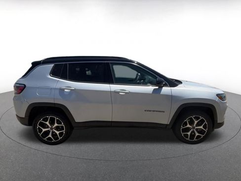 Used 2025 Jeep Compass Limited AWD/4WD image 16