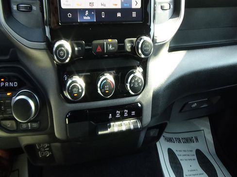 Used 2025 RAM 1500 Warlock AWD/4WD image 30