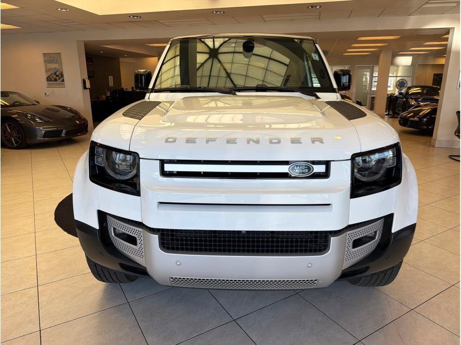Used 2023 Land Rover Defender 130 SE AWD/4WD image 2