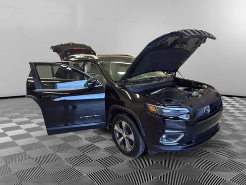 Used 2019 Jeep Cherokee Limited AWD/4WD image 7