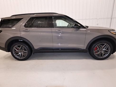 New 2026 Ford Explorer ST-Line AWD/4WD image 2