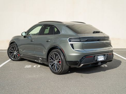 Certified 2025 Porsche Macan Turbo Electric AWD/4WD image 3