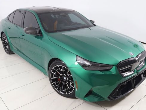 Used 2025 BMW M5 w/ Carbon Package image 24