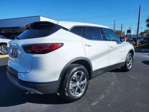 Used 2025 Chevrolet Blazer LT FWD image 7