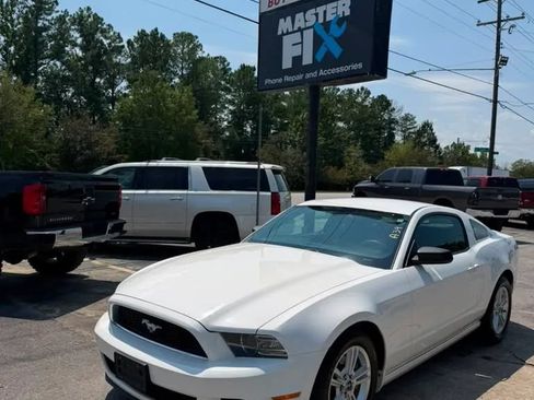 Used 2013 Ford Mustang Coupe RWD image 4