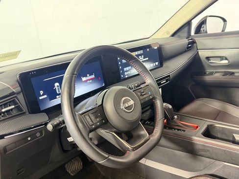 Used 2025 Nissan Kicks SR w/ Illumination Package FWD image 24