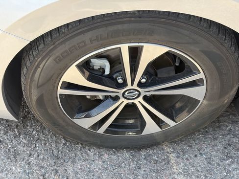 Used 2020 Nissan Sentra SV FWD image 5