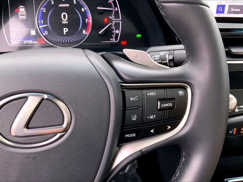 Certified 2025 Lexus ES 350 w/ Premium Package image 25
