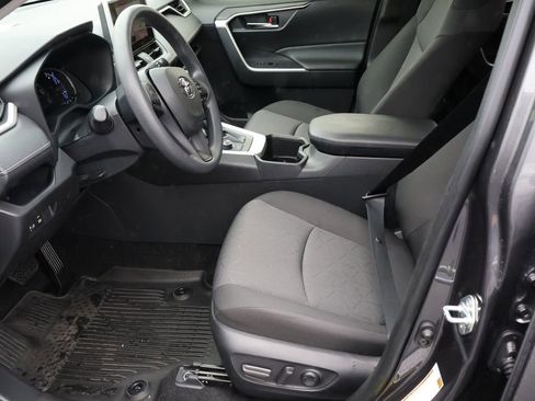 Used 2025 Toyota RAV4 XLE image 43