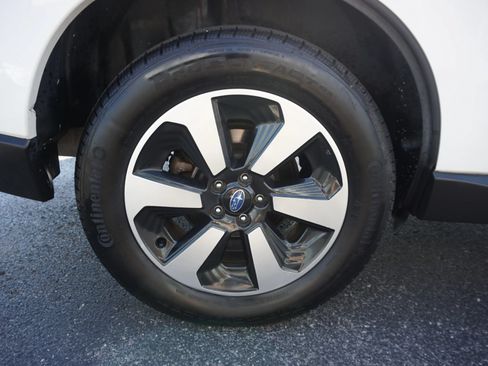 Used 2017 Subaru Forester 2.5i Premium AWD/4WD image 35
