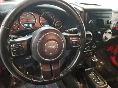 Used 2016 Jeep Wrangler Sahara w/ Connectivity Group AWD/4WD image 16
