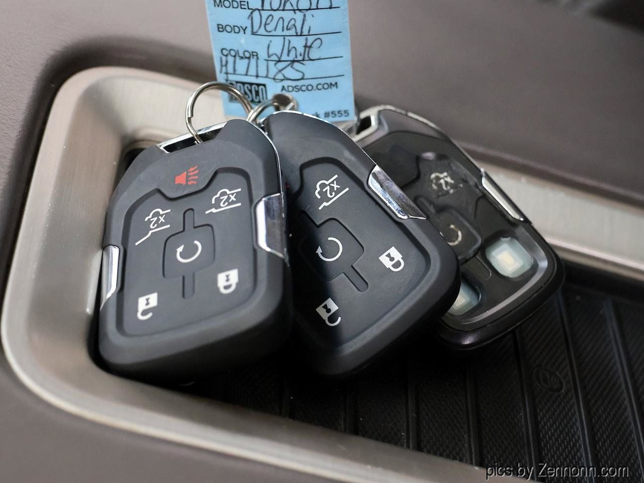 Used 2017 GMC Yukon XL Denali w/ Open Road Package AWD/4WD image 24