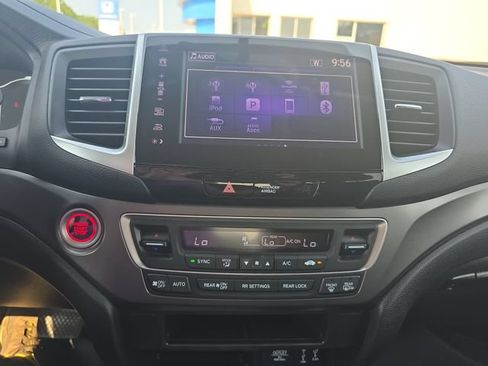Used 2017 Honda Pilot EX image 13