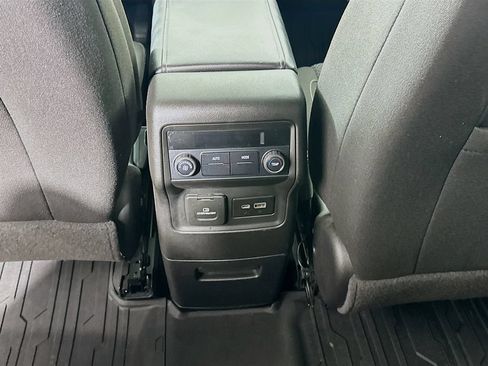 Used 2020 GMC Acadia SLE w/ Driver Convenience Package FWD image 27