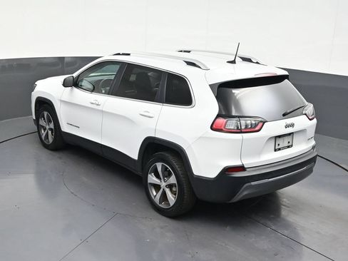 Used 2019 Jeep Cherokee Limited w/ Luxury Group FWD image 17