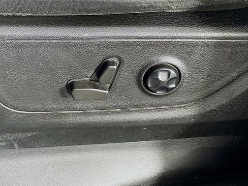 Used 2021 RAM 1500 Big Horn RWD image 13