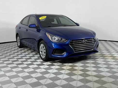 Used 2021 Hyundai Accent SE FWD image 3