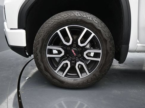 Used 2025 GMC Sierra 1500 AT4 w/ AT4 Preferred Package AWD/4WD image 31