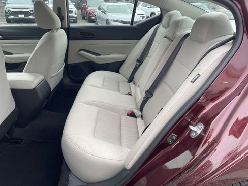 Used 2025 Nissan Altima 2.5 SV image 24