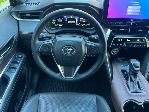 Used 2023 Toyota Venza Limited image 18