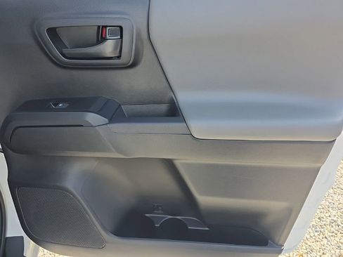 Certified 2023 Toyota Tacoma SR AWD/4WD image 16