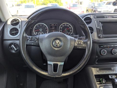 Used 2016 Volkswagen Tiguan SE FWD image 16