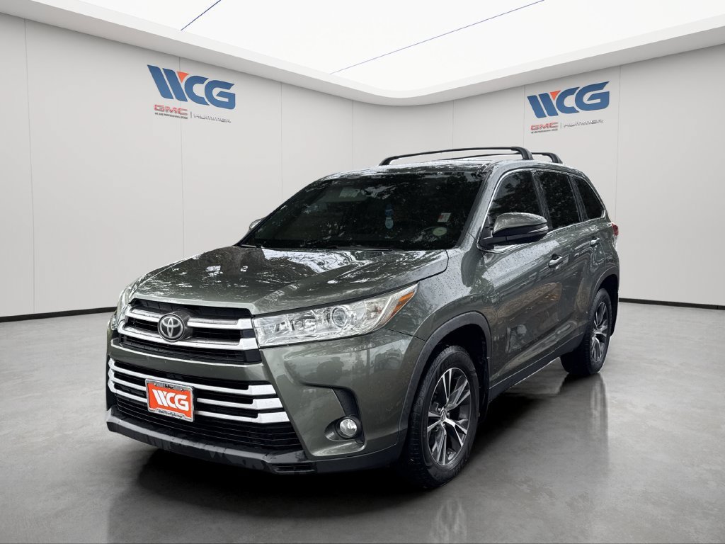 Used 2019 Toyota Highlander Plus AWD/4WD image 7