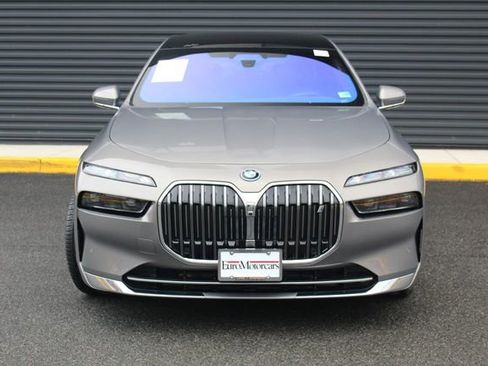 Used 2025 BMW i7 xDrive60 image 11