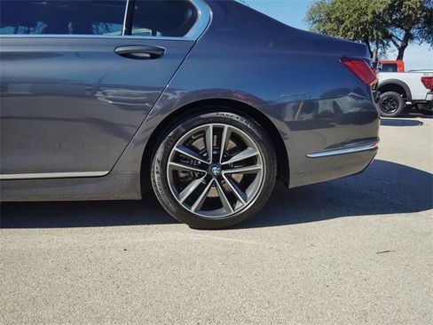 Used 2020 BMW 750i xDrive image 20