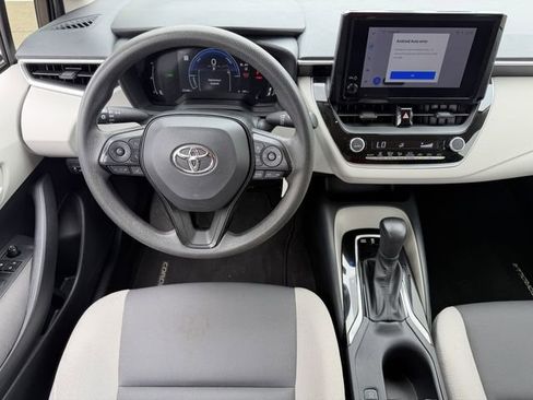 Used 2026 Toyota Corolla LE FWD image 12