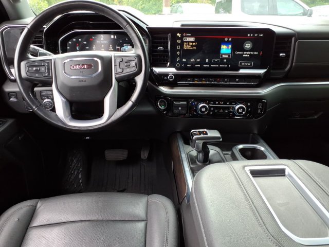 Used 2022 GMC Sierra 1500 SLT w/ SLT Premium Plus Package AWD/4WD image 5