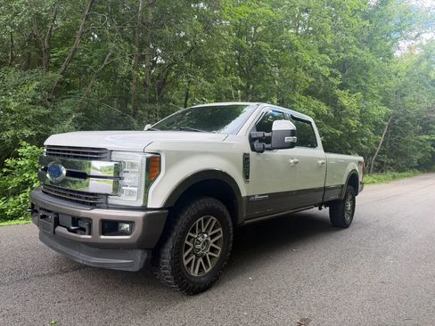 Used 2017 Ford F250 King Ranch w/ King Ranch Ultimate Package AWD/4WD image 4