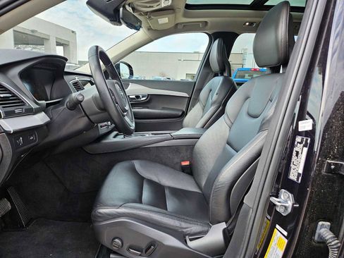 Used 2021 Volvo XC90 T5 Momentum image 14