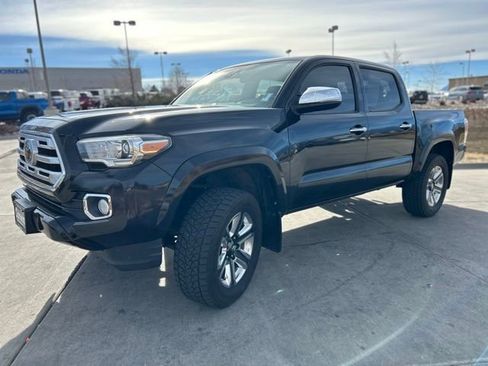 Used 2018 Toyota Tacoma Limited image 3