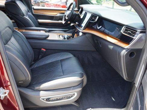 Used 2022 Jeep Grand Wagoneer Series III w/ Flexible Seating Group AWD/4WD image 14