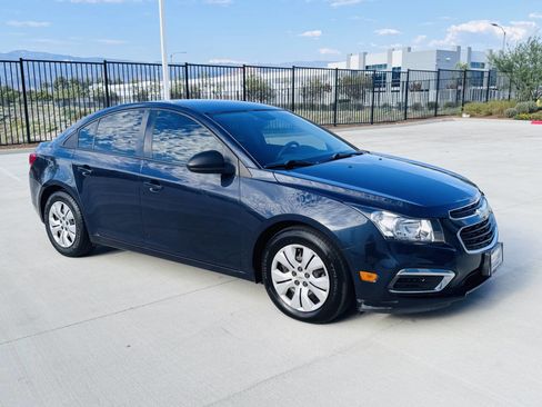 Used 2015 Chevrolet Cruze LS image 3
