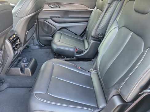 Used 2025 Jeep Grand Cherokee L Limited w/ Black Appearance Package RWD image 12