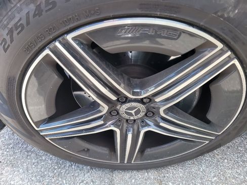 Used 2025 Mercedes-Benz GLE 450 4MATIC image 3