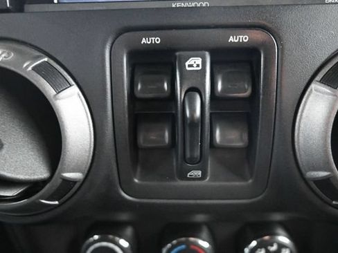 Used 2017 Jeep Wrangler Unlimited Sport w/ Quick Order Package 24S AWD/4WD image 25