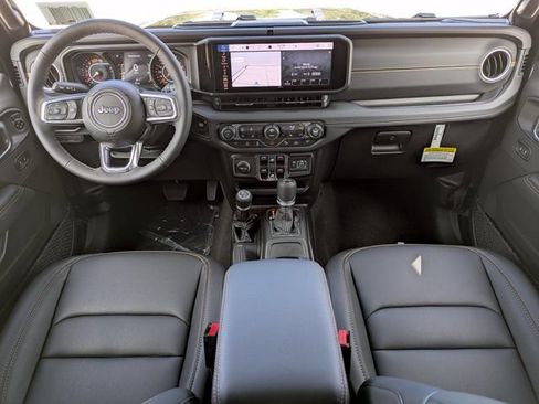 New 2026 Jeep Wrangler Unlimited Sahara AWD/4WD image 15