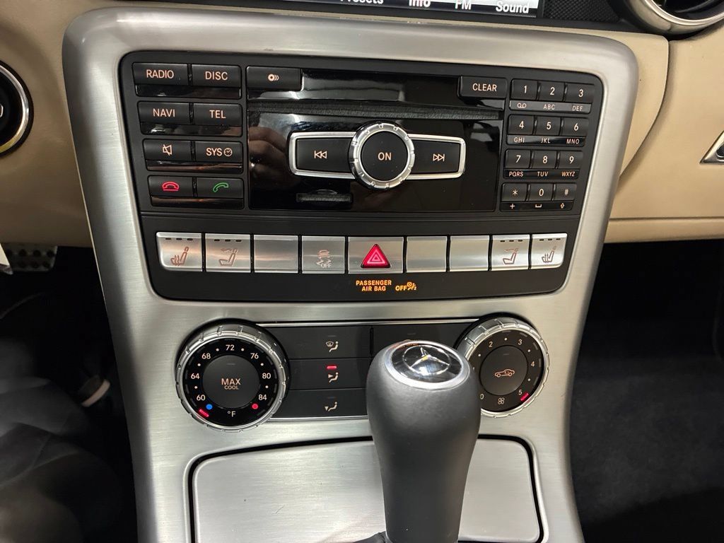 Used 2014 Mercedes-Benz SLK 250 image 17
