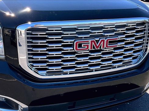 Used 2018 GMC Yukon XL Denali w/ Denali Ultimate Package image 24