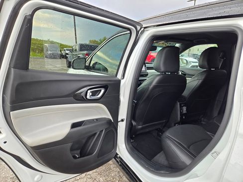 Used 2025 Jeep Compass Limited w/ Elite Group AWD/4WD image 28