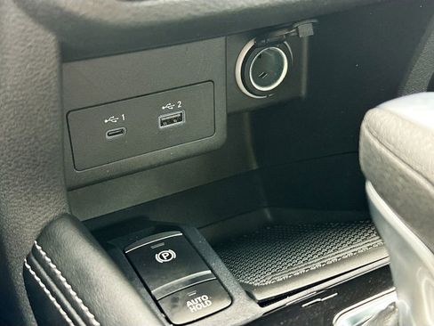 Used 2023 Nissan Kicks SR w/ SR Premium Package image 14