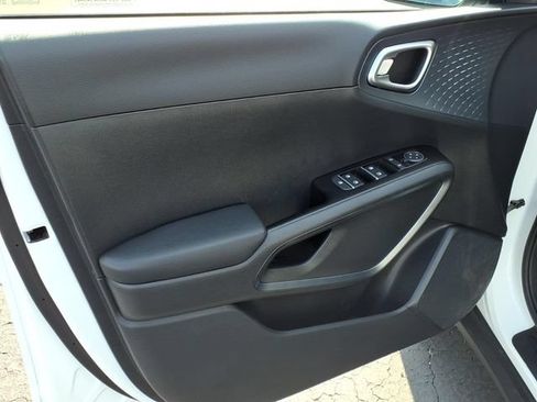 Used 2025 Kia Soul EX FWD image 13