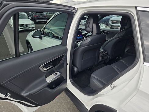 Certified 2025 Mercedes-Benz GLC 300 4MATIC image 15