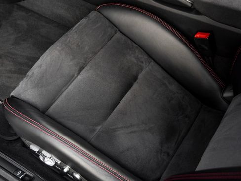 Certified 2016 Porsche Cayman GT4 RWD image 30