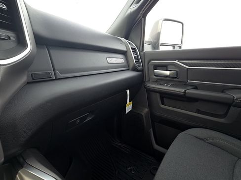 New 2026 RAM 3500 Big Horn AWD/4WD image 14